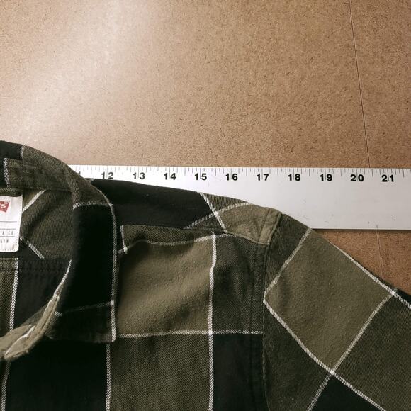 Levis Flannel Shirt Mens Medium Green Black Long Sleeve Plaid Oxford Button Down - Picture 4 of 10